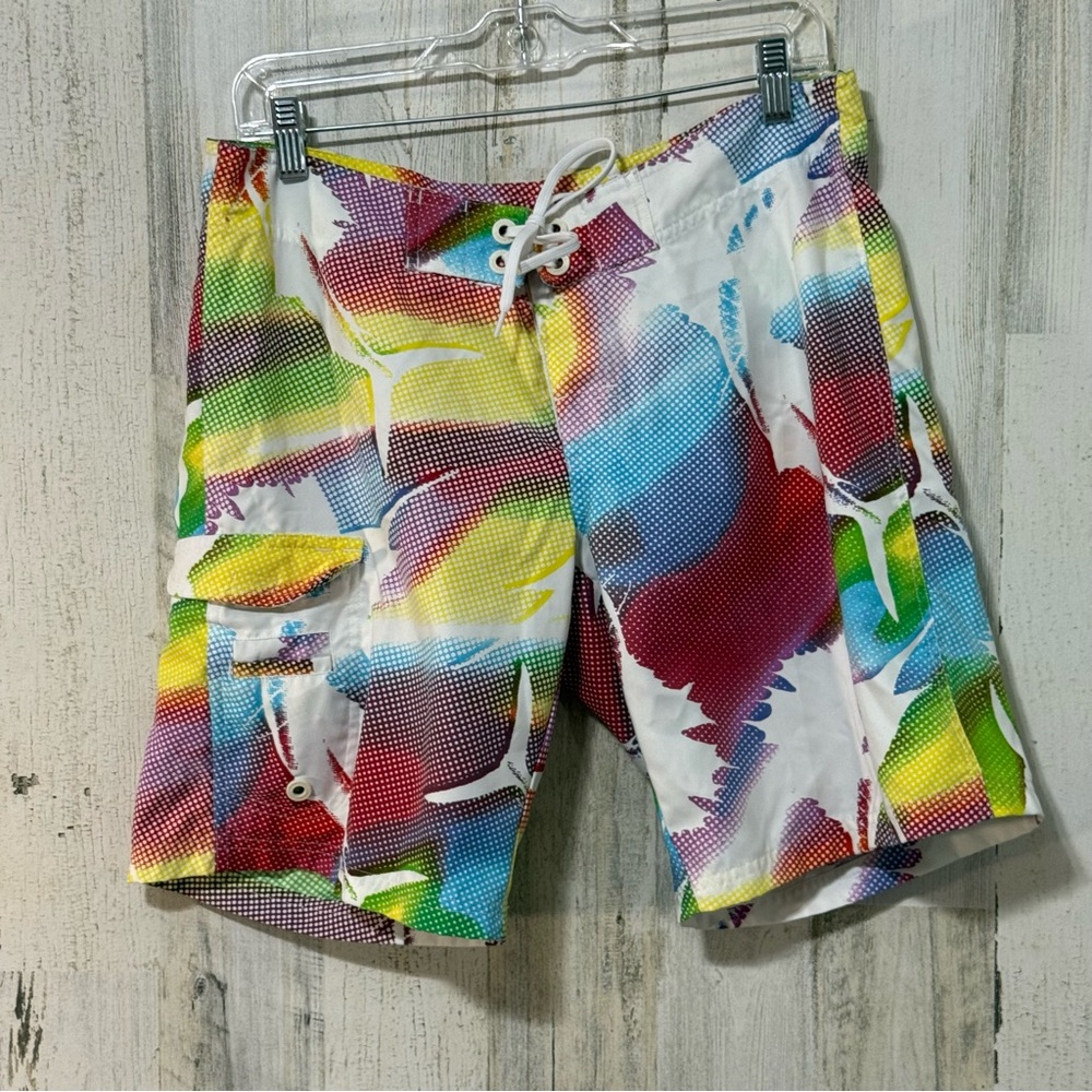 Columbia Colorful Women's Cargo Shorts - Picture 3 of 15